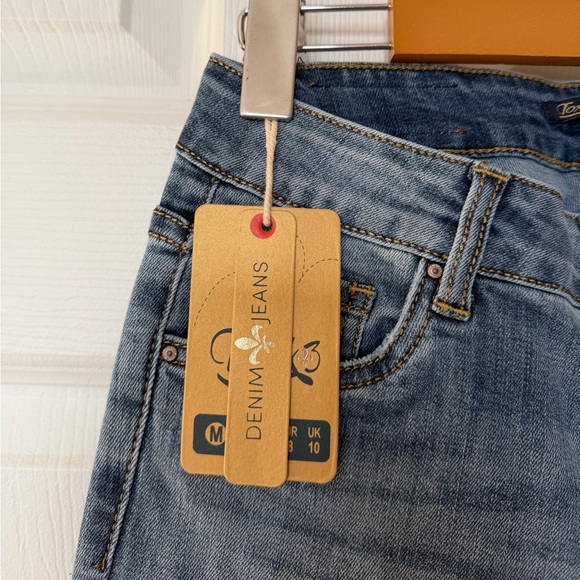 NWT Toxik3 Women’s Jeans with Studded Accents - Picture 2 of 6